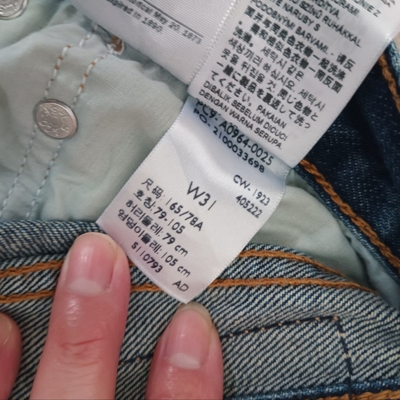 Women's Levi Jeans - Picture 4 of 5
